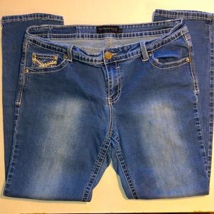 Women’s Size 15/16 Twentyone Black By Rue21